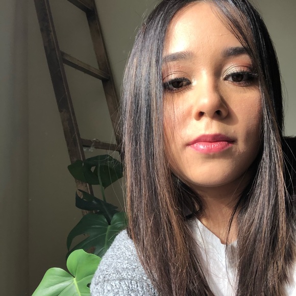 Meet your Posher, Adriana - Picture 1 of 1